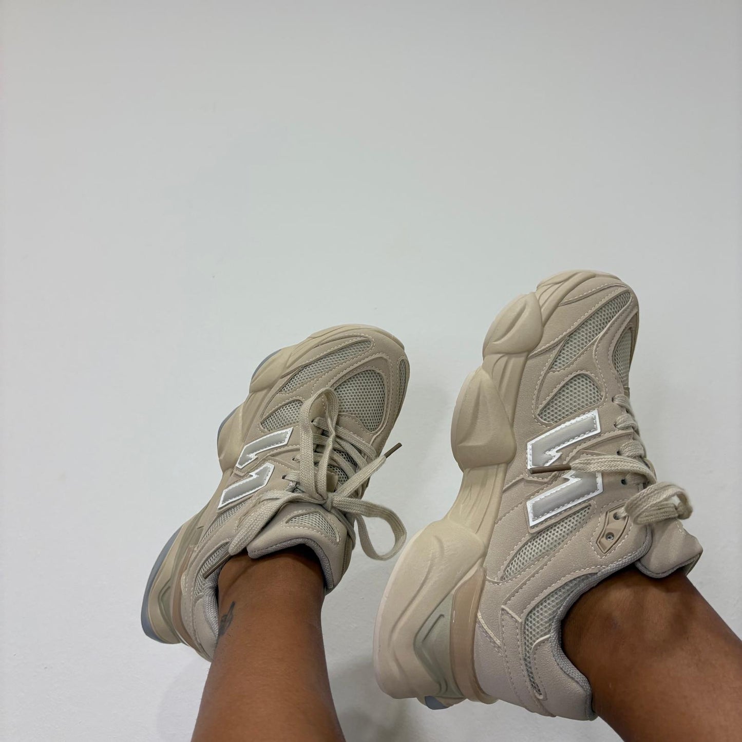 Botines Estilo New Balance Beige- Comodidad y estilo
