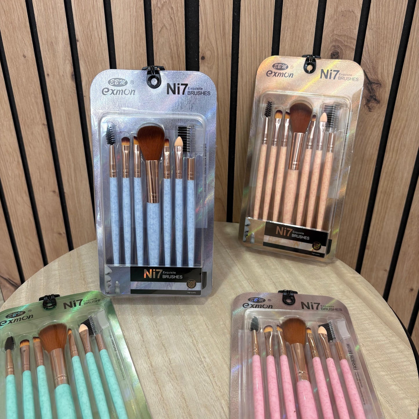 Set de 7 Brochas de Maquillaje con Peine para Cejas – Completo y Práctico