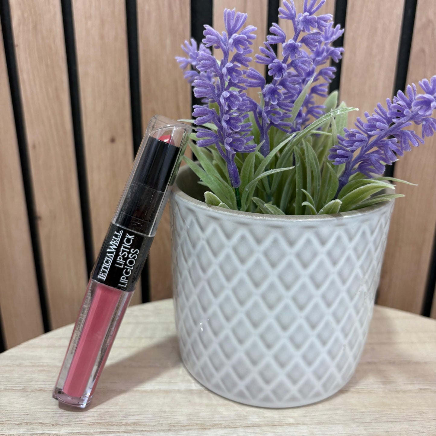 Pintalabios Líquido Mate con Gloss – Larga Duración
