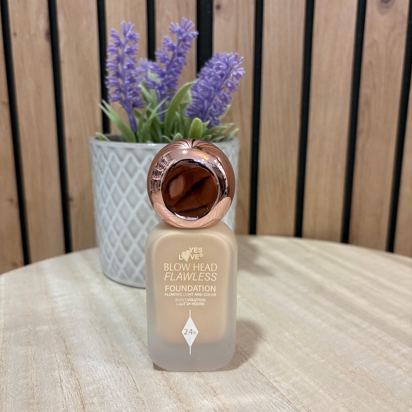 Maquillaje Fluido con Cobertura Natural y Fórmula Hidratante