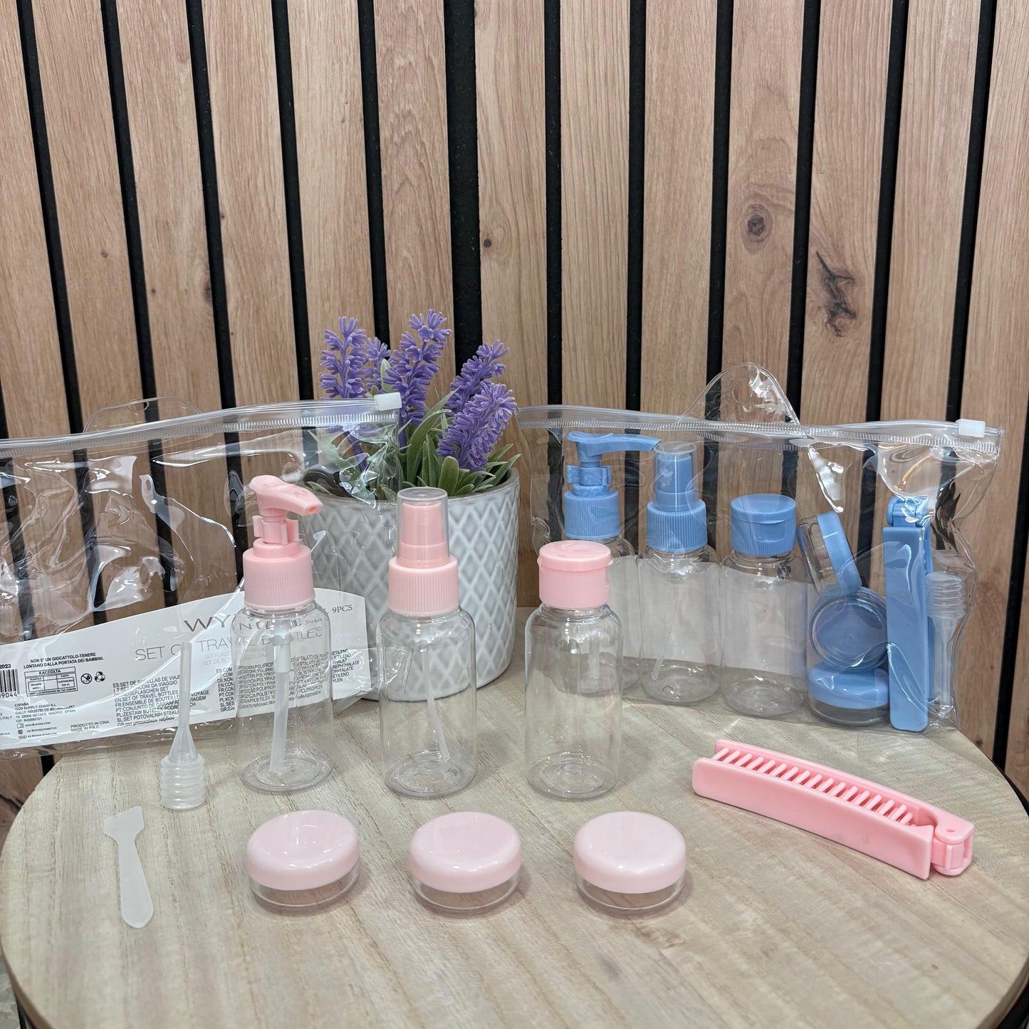 Neceser con Set de Botellas de Viaje – Botes y Accesorios Incluidos