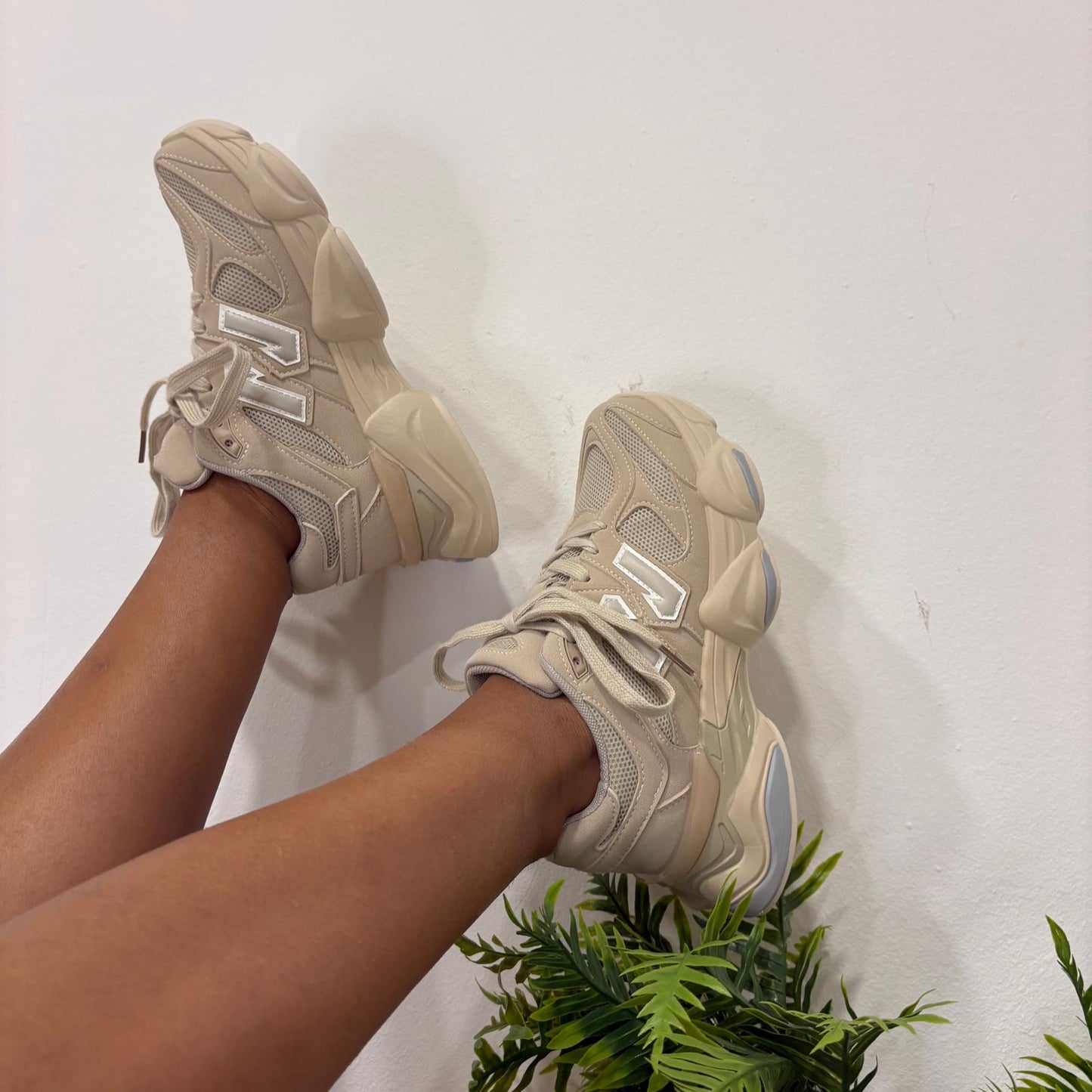 Botines Estilo New Balance Beige- Comodidad y estilo