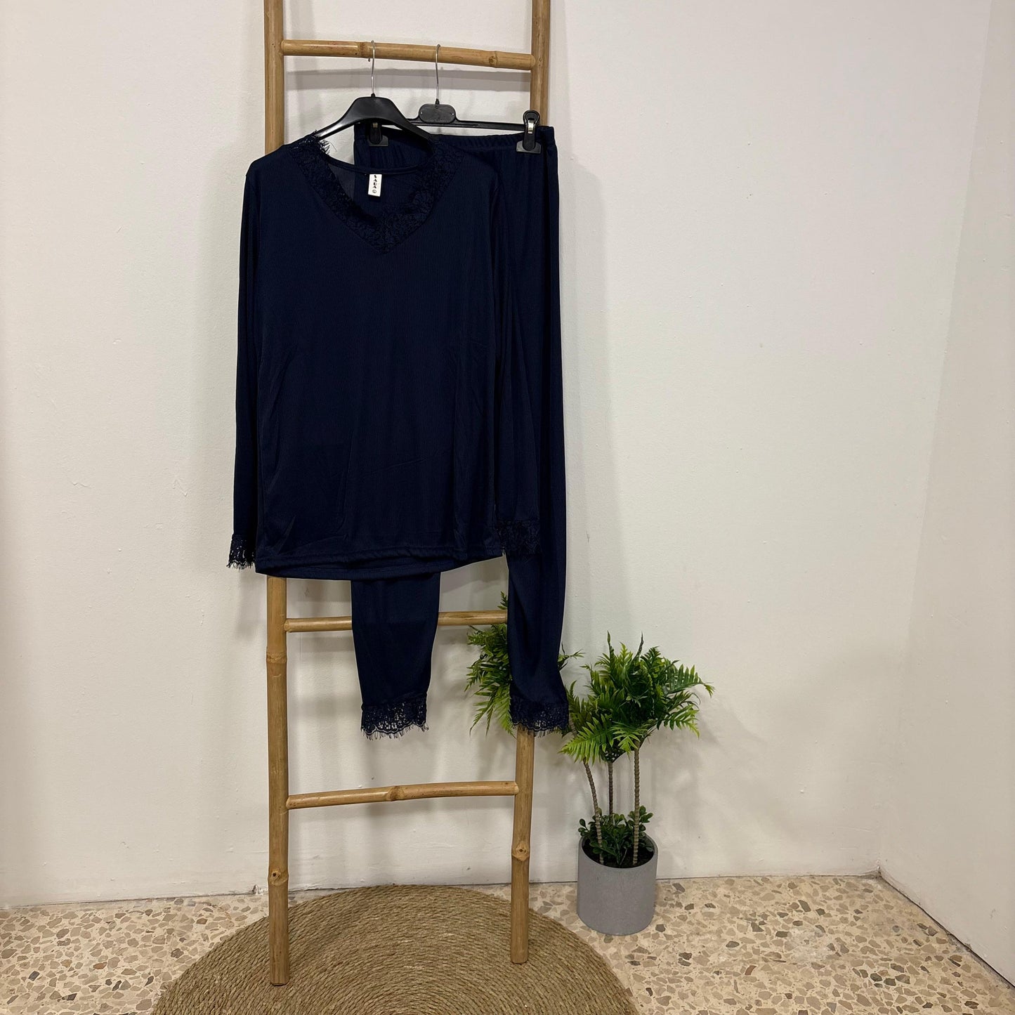 Pijama de Manga Larga Fina con Encaje – Entretiempo