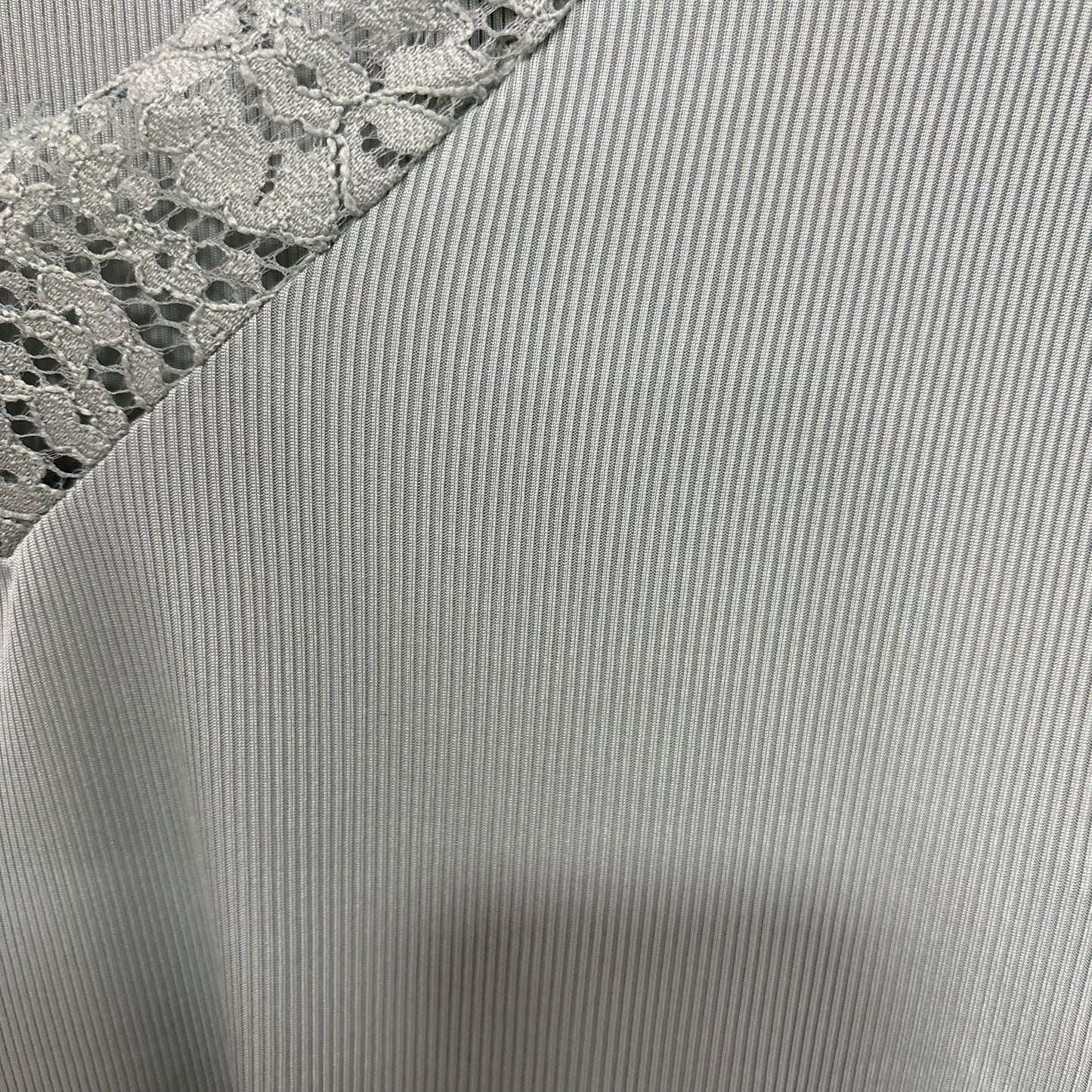 Pijama de Manga Larga Fina con Encaje – Entretiempo