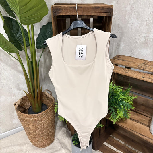 Beige Escote Abierto