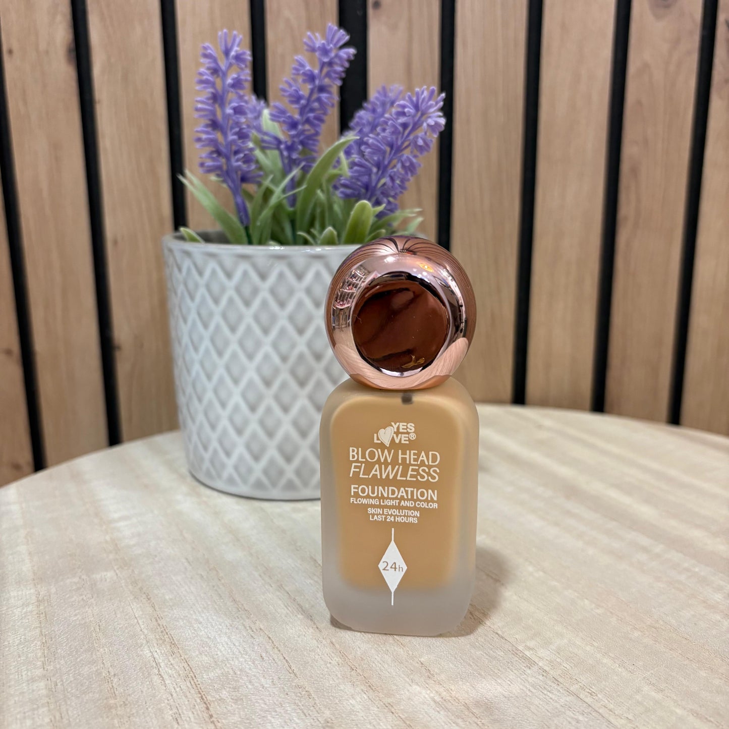 Maquillaje Fluido con Cobertura Natural y Fórmula Hidratante