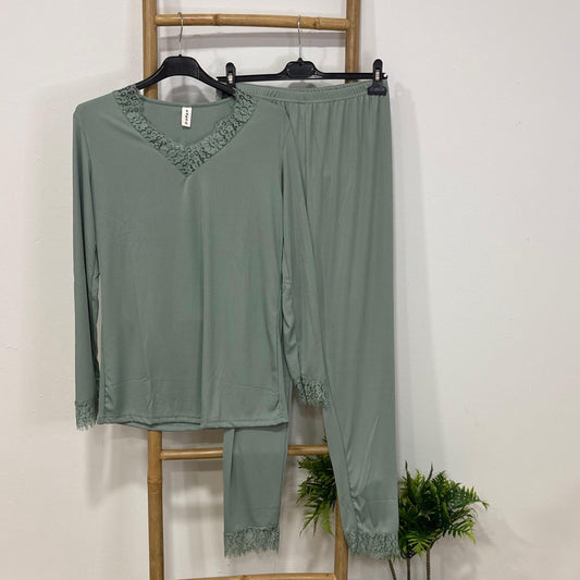 Pijama de Manga Larga Fina con Encaje – Entretiempo