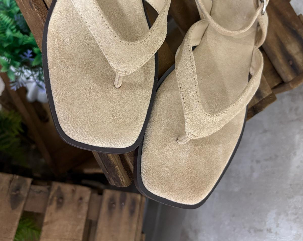Sandalia Beige